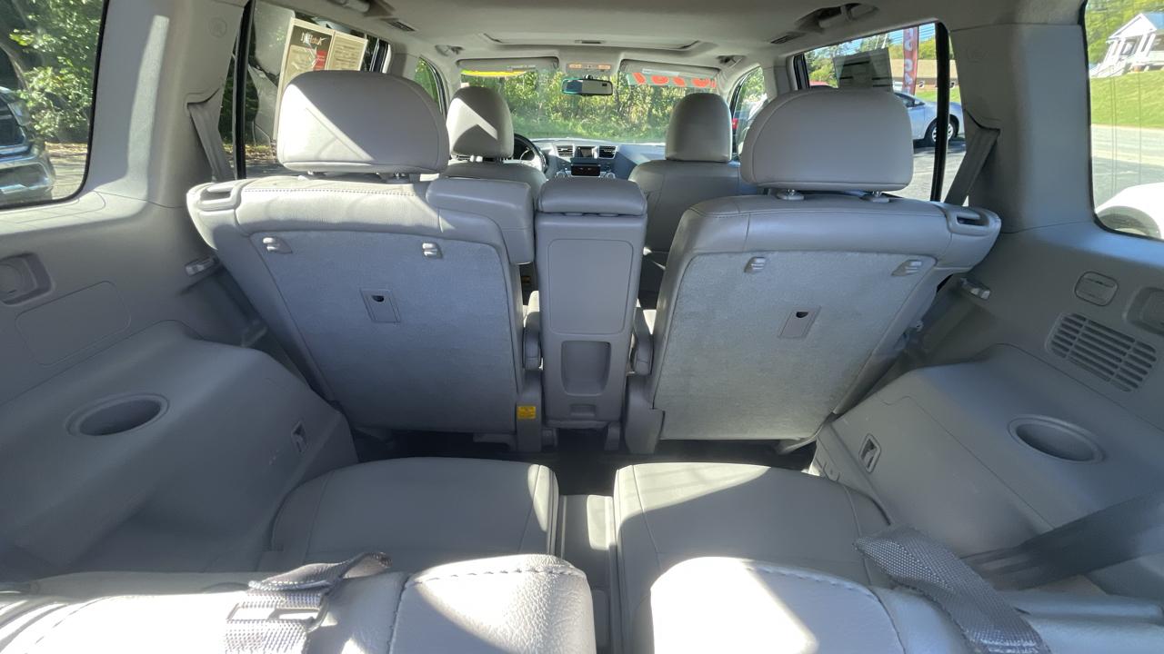 Toyota Highlander Limited 4WD 2011