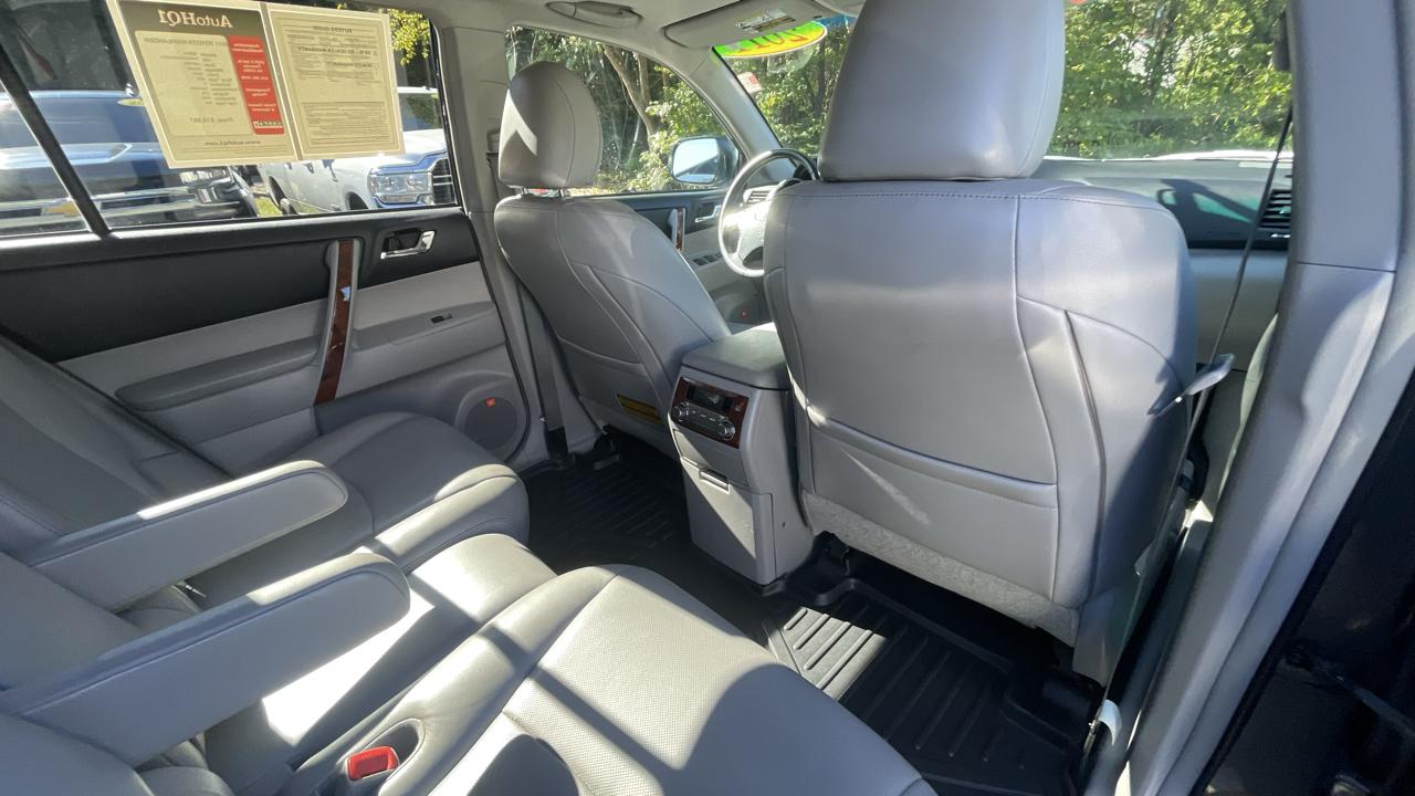 Toyota Highlander Limited 4WD 2011