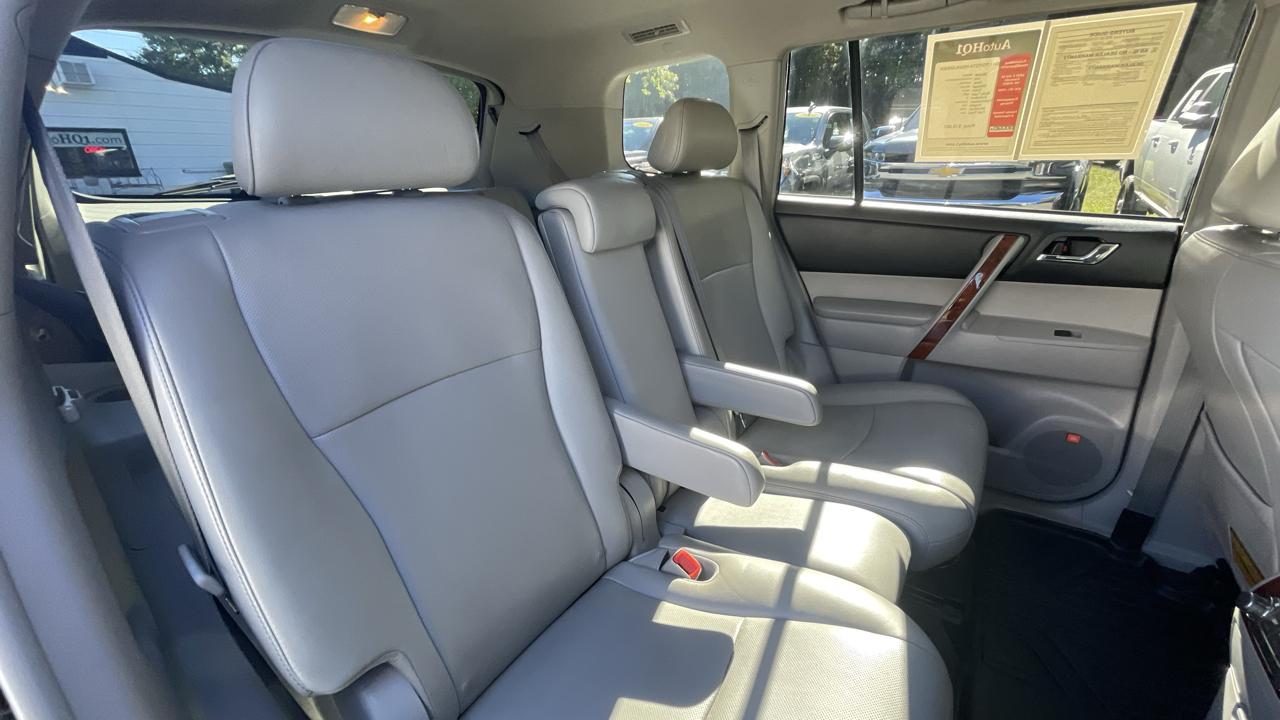 Toyota Highlander Limited 4WD 2011