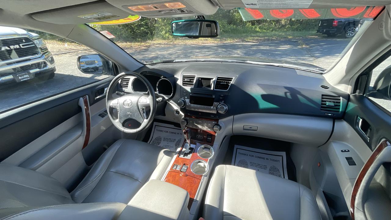 Toyota Highlander Limited 4WD 2011