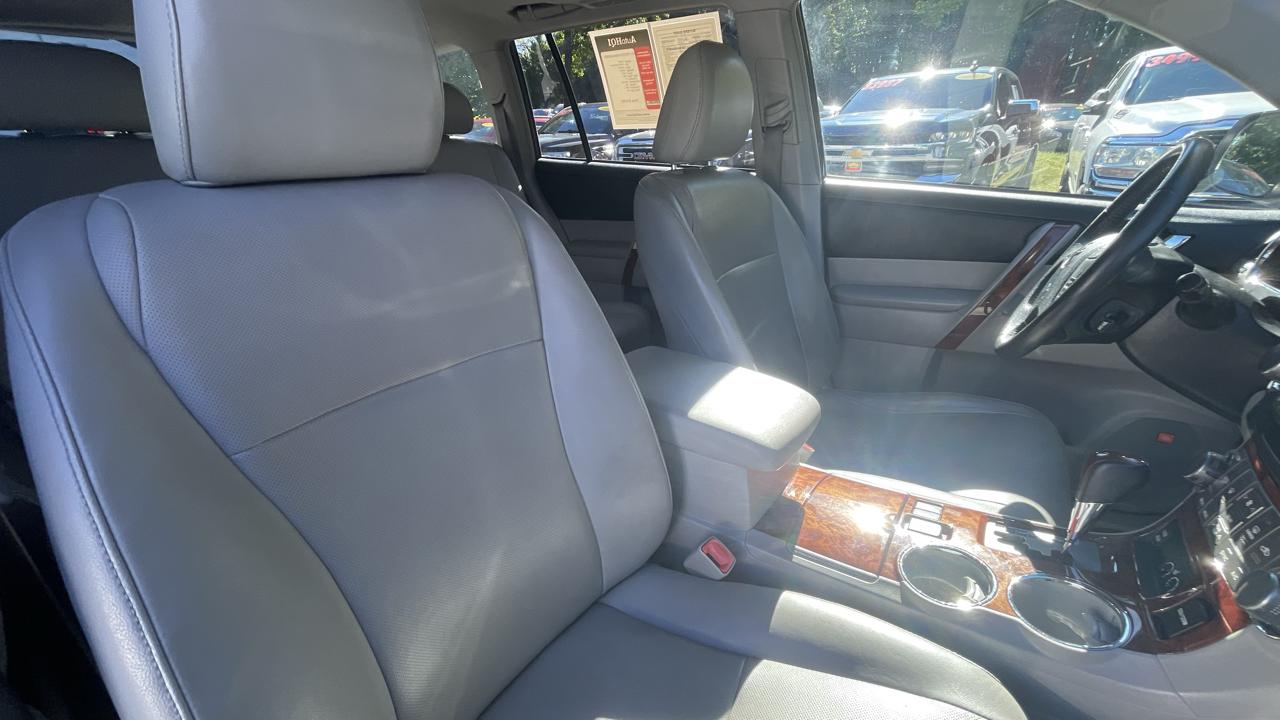 Toyota Highlander Limited 4WD 2011