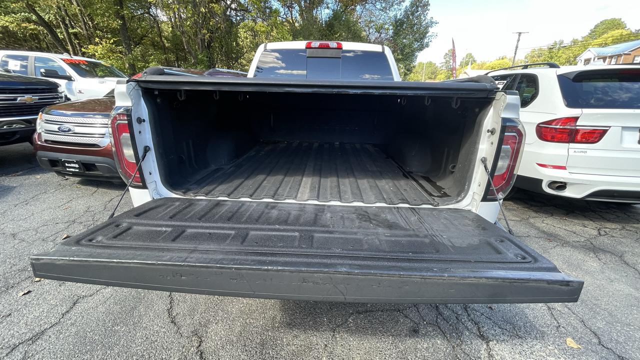 GMC Sierra 1500 Denali Crew Cab Long Box 4WD 2017