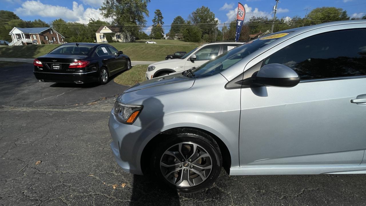 Chevrolet Sonic LT Auto 5-Door 2017