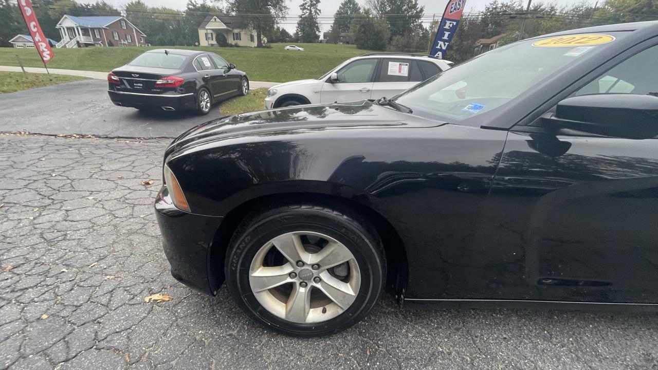 Dodge Charger SE 2012