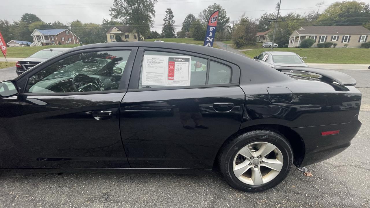 Dodge Charger SE 2012