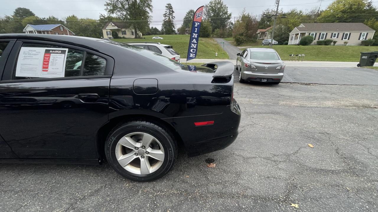 Dodge Charger SE 2012