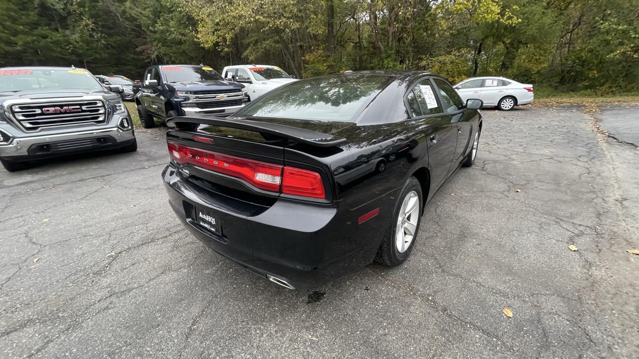 Dodge Charger SE 2012