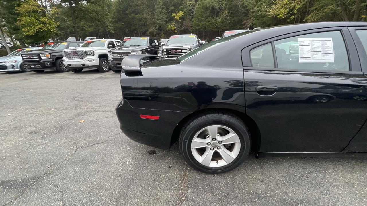 Dodge Charger SE 2012