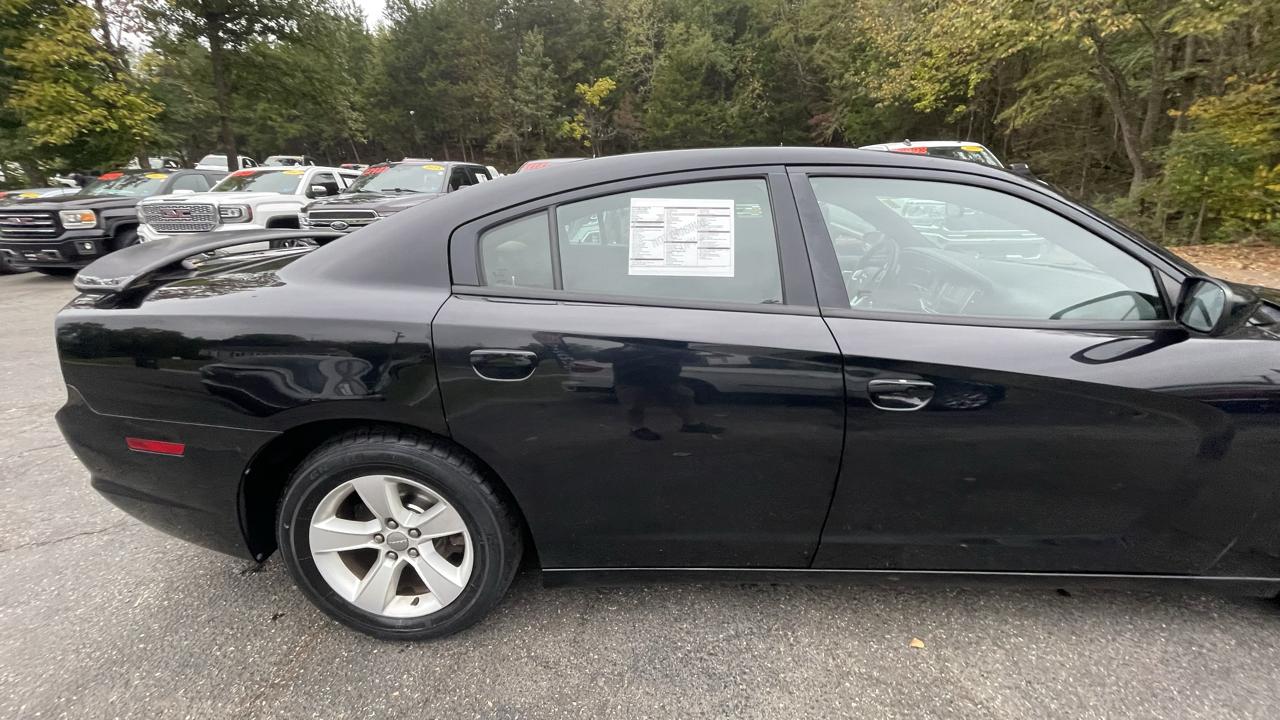 Dodge Charger SE 2012