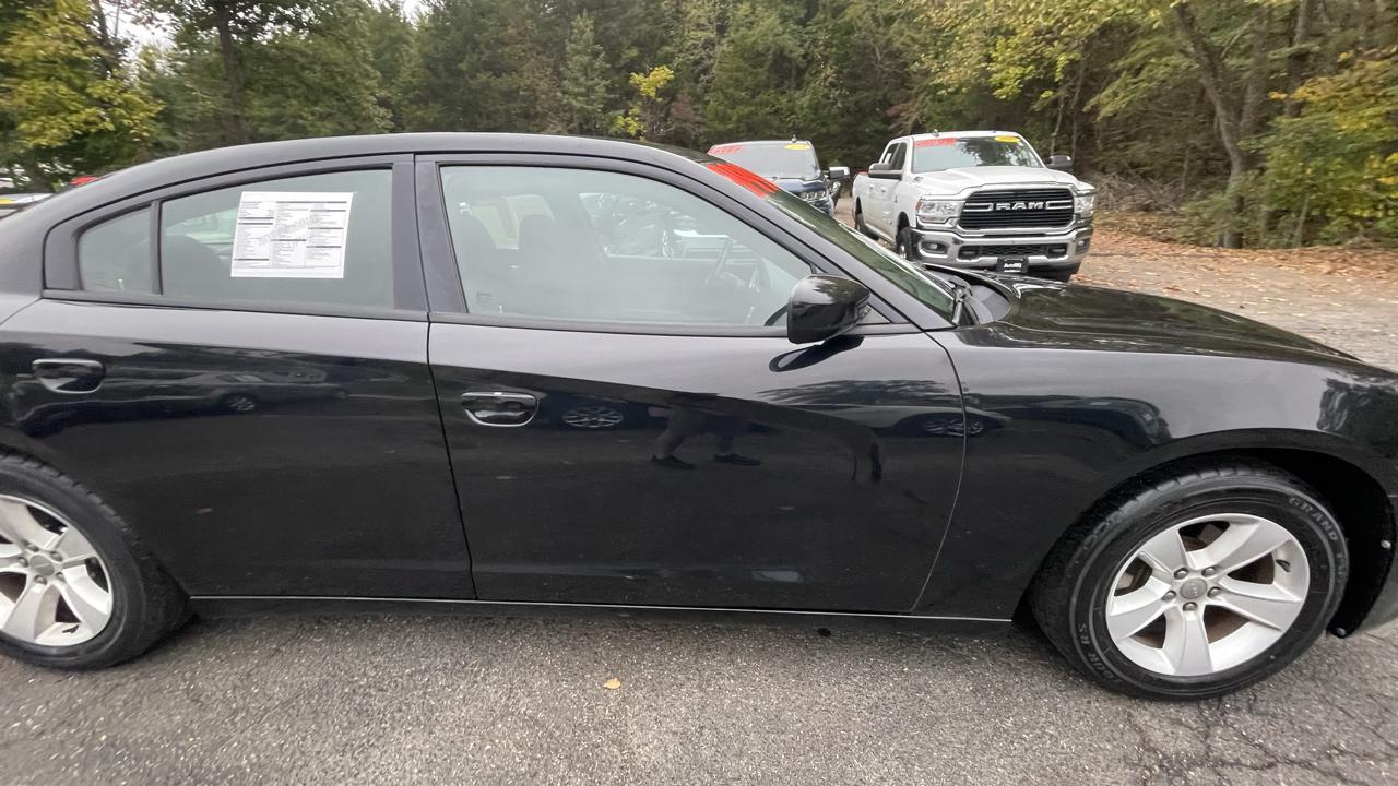 Dodge Charger SE 2012