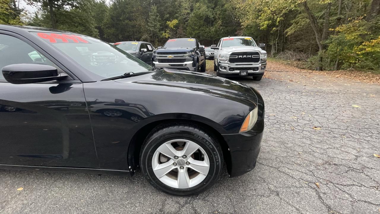 Dodge Charger SE 2012