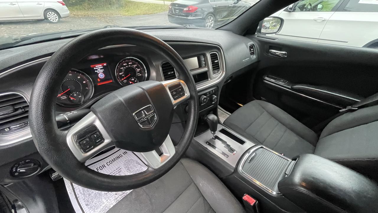 Dodge Charger SE 2012