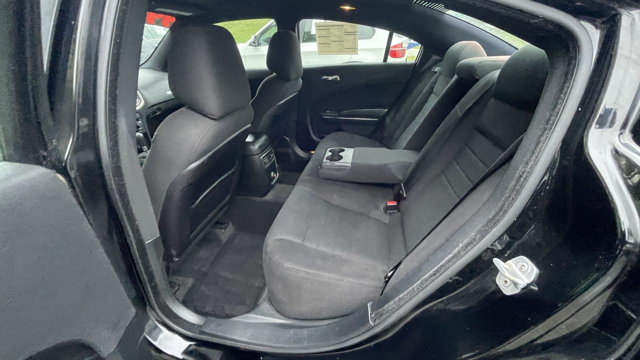 Dodge Charger SE 2012
