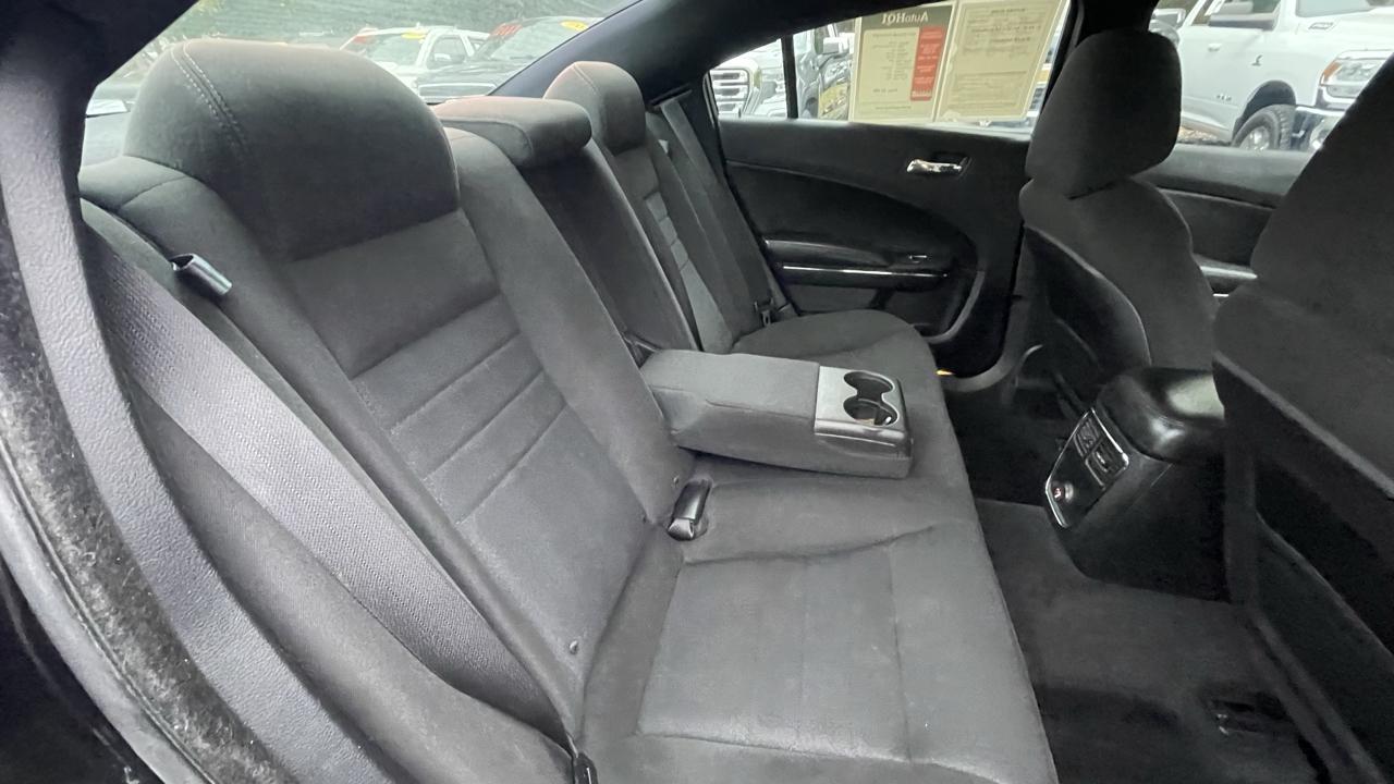 Dodge Charger SE 2012
