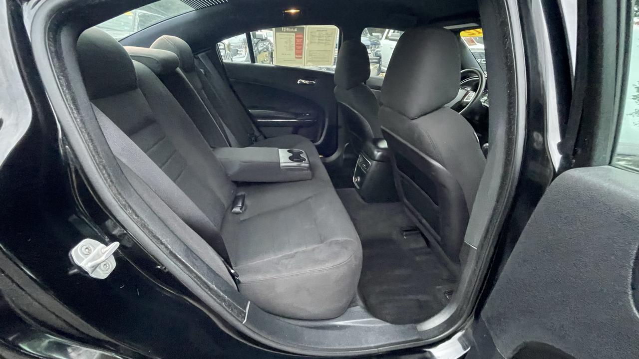 Dodge Charger SE 2012