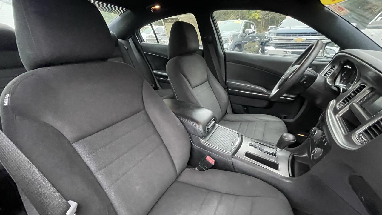 Dodge Charger SE 2012