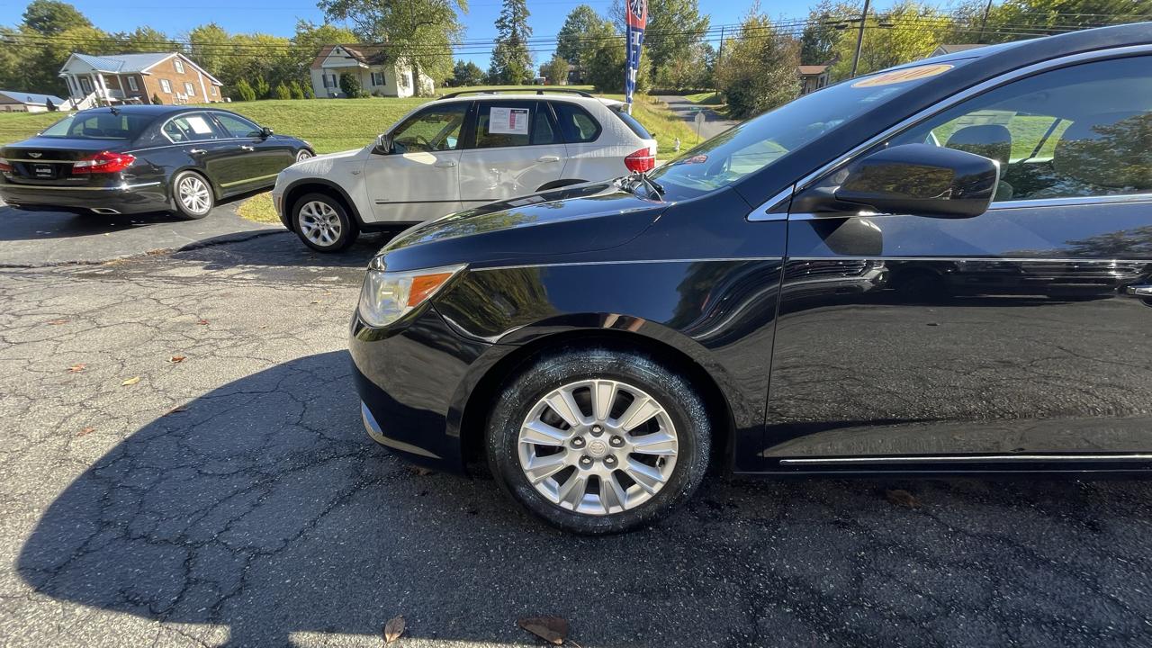 Buick LaCrosse CX 2010