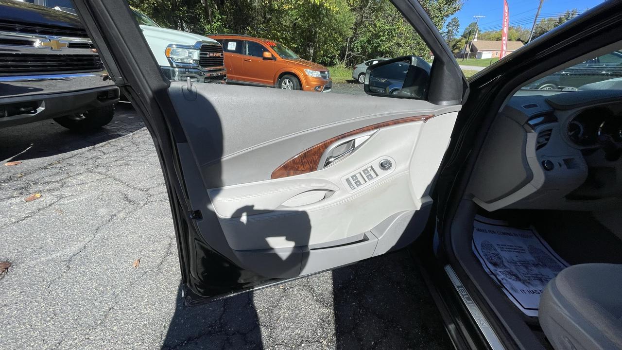 Buick LaCrosse CX 2010