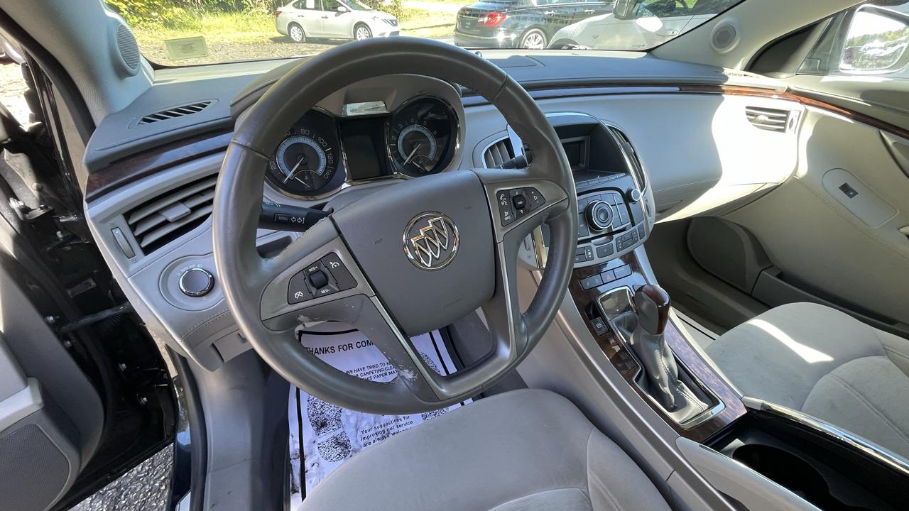 Buick LaCrosse CX 2010