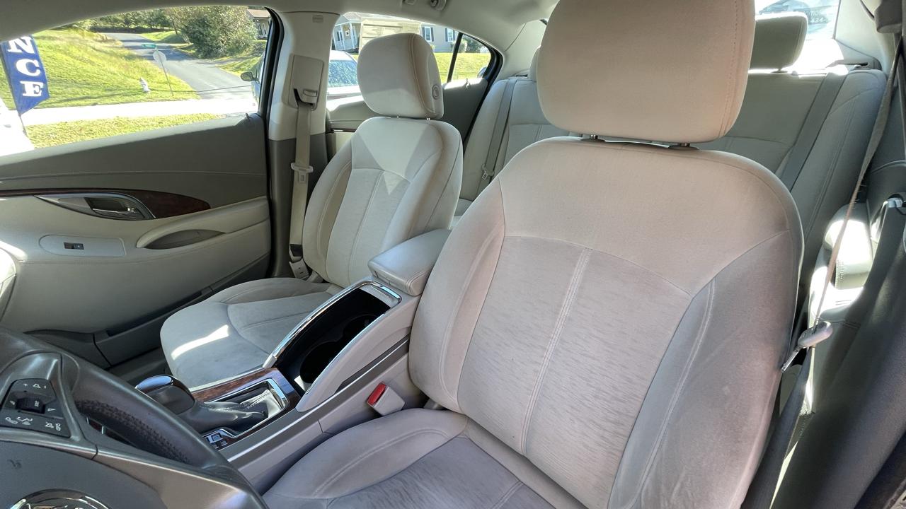Buick LaCrosse CX 2010