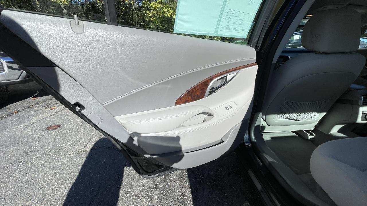 Buick LaCrosse CX 2010