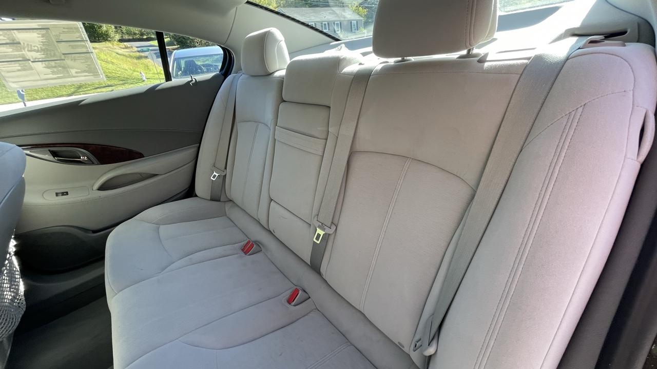 Buick LaCrosse CX 2010
