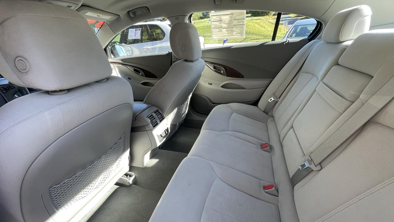 Buick LaCrosse CX 2010