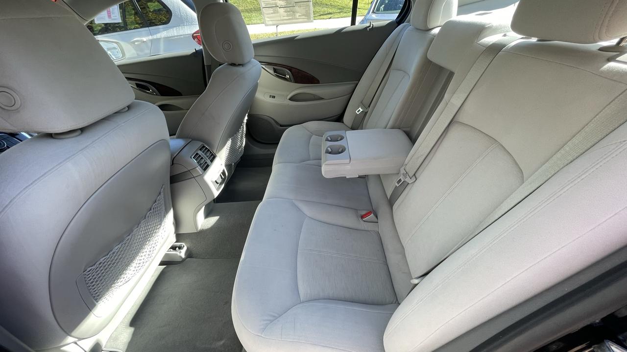 Buick LaCrosse CX 2010