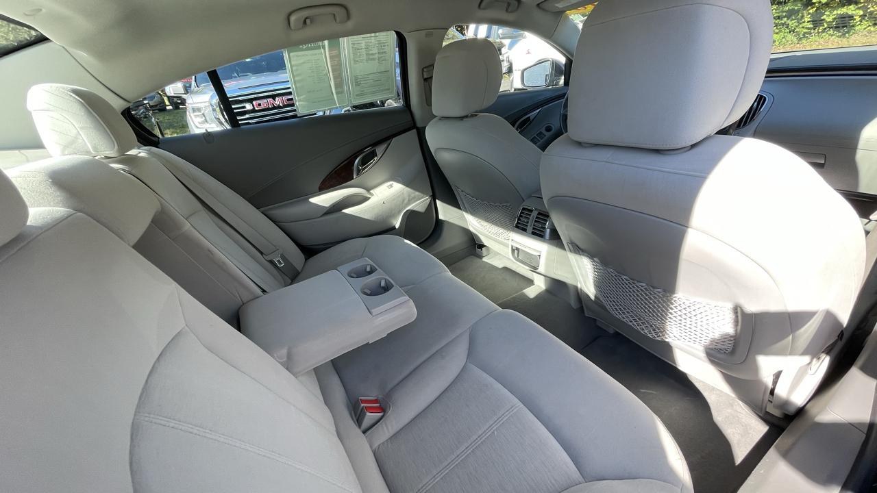 Buick LaCrosse CX 2010