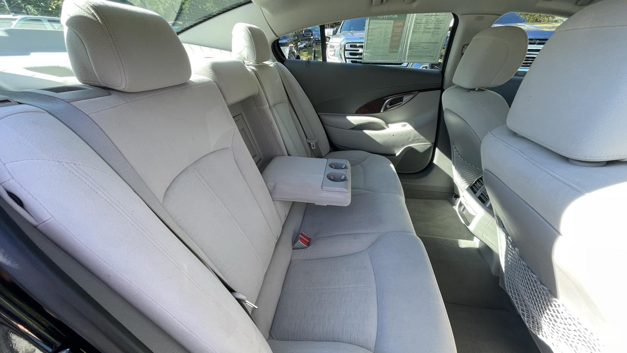 Buick LaCrosse CX 2010