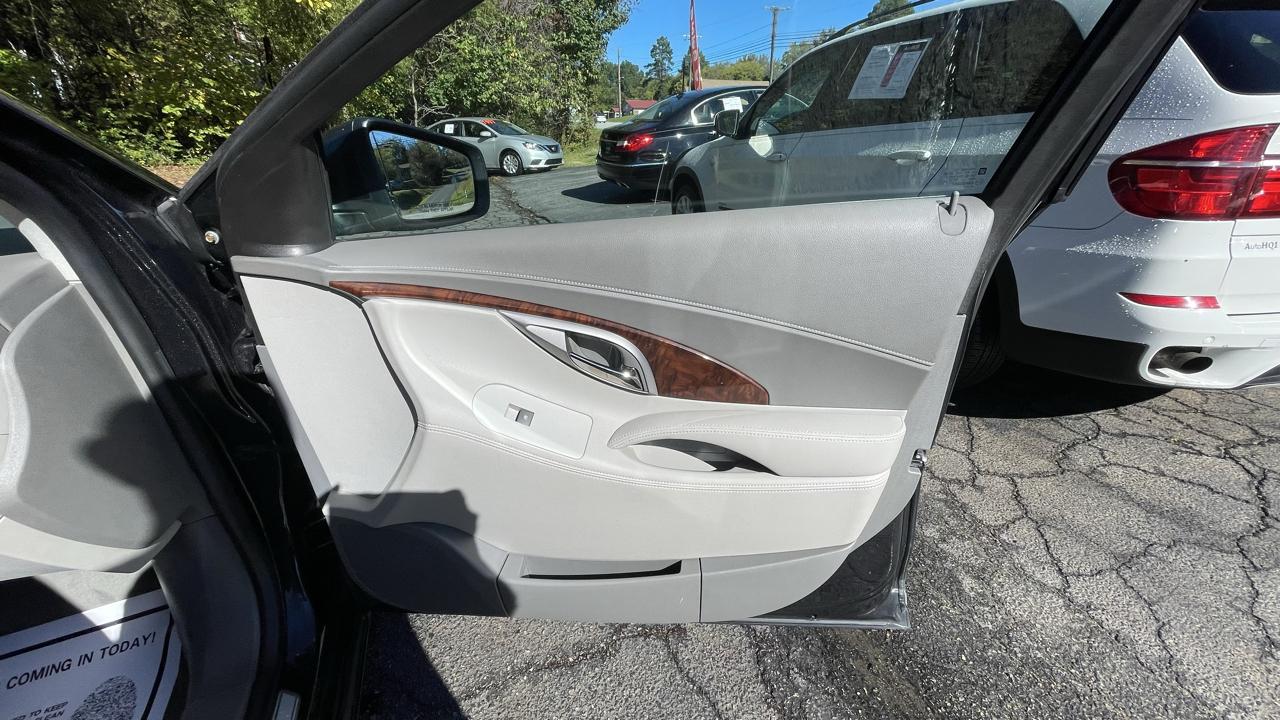 Buick LaCrosse CX 2010