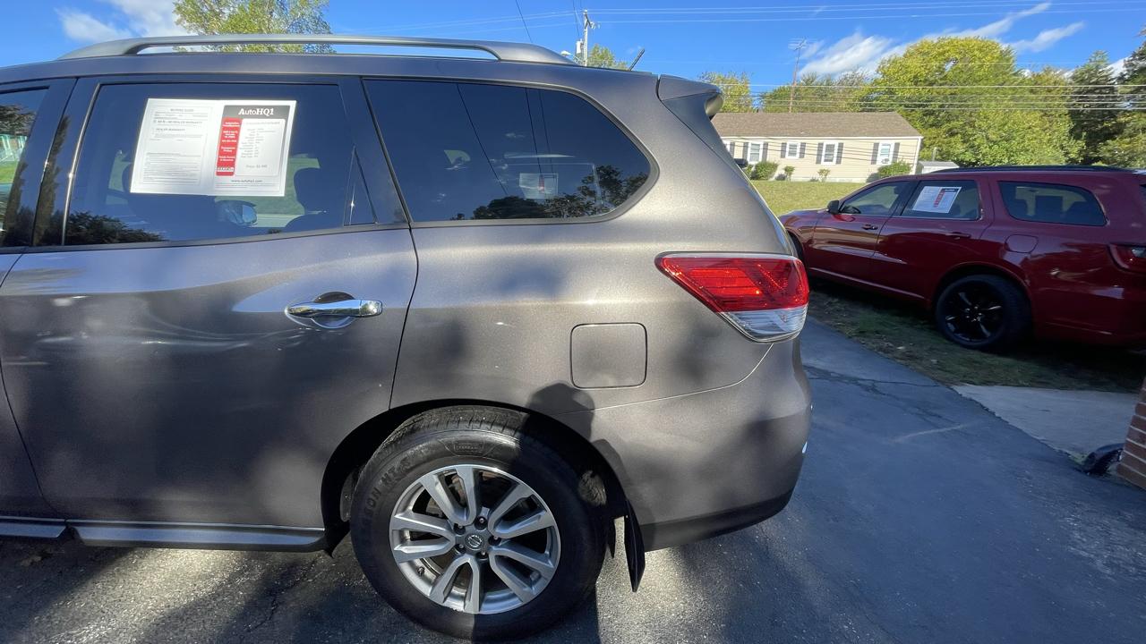 Nissan Pathfinder SV 4WD 2014