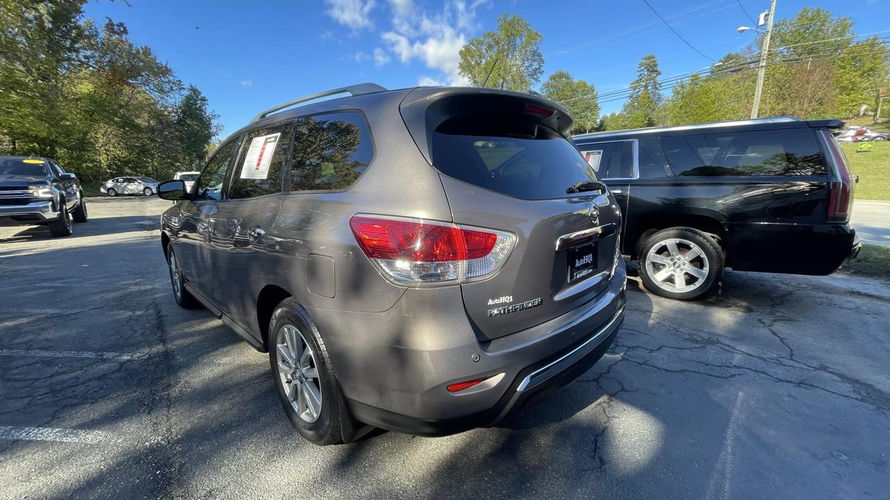 Nissan Pathfinder SV 4WD 2014
