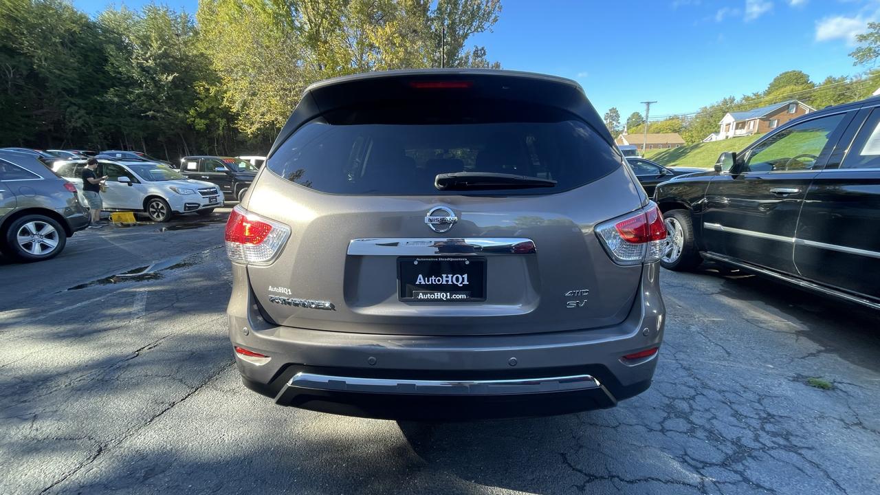Nissan Pathfinder SV 4WD 2014