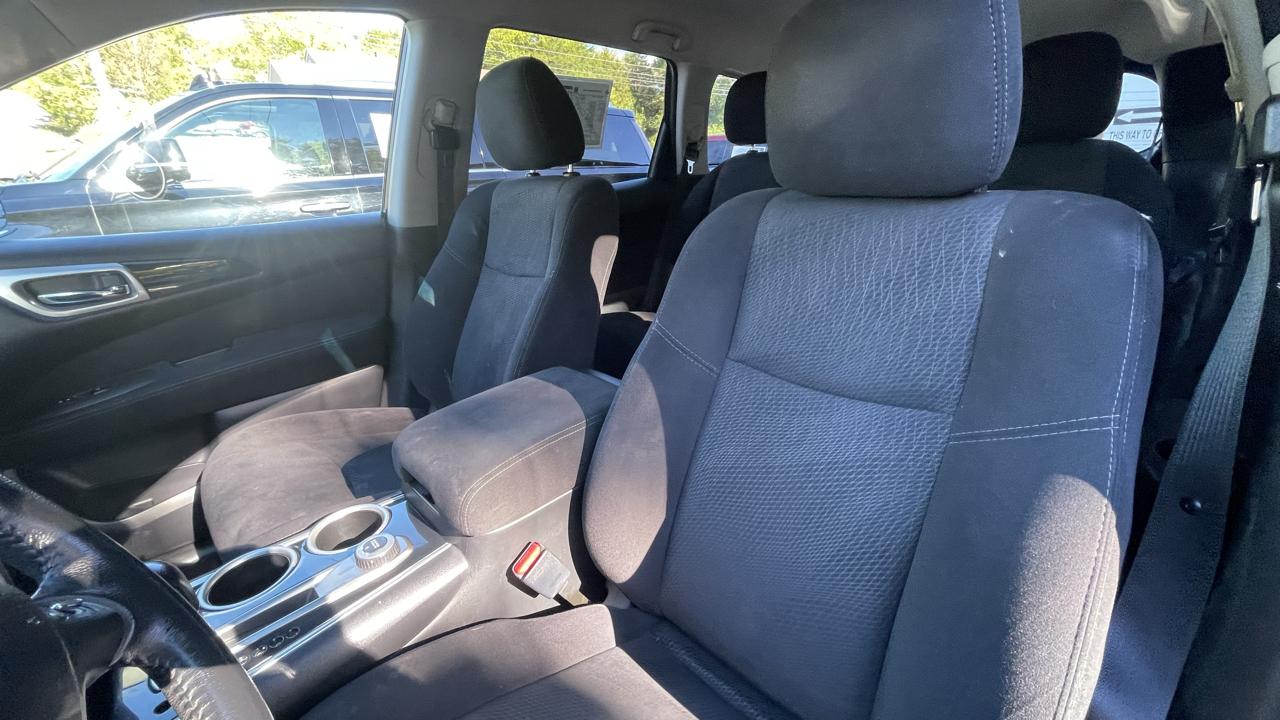 Nissan Pathfinder SV 4WD 2014