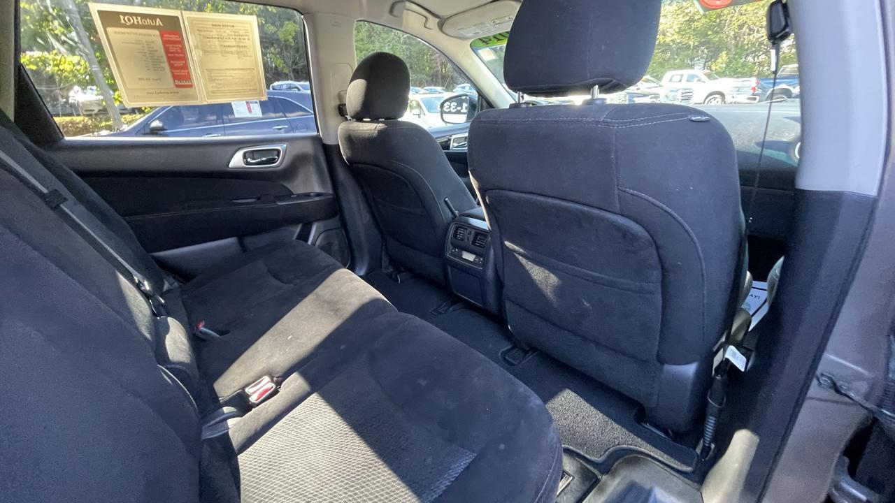 Nissan Pathfinder SV 4WD 2014