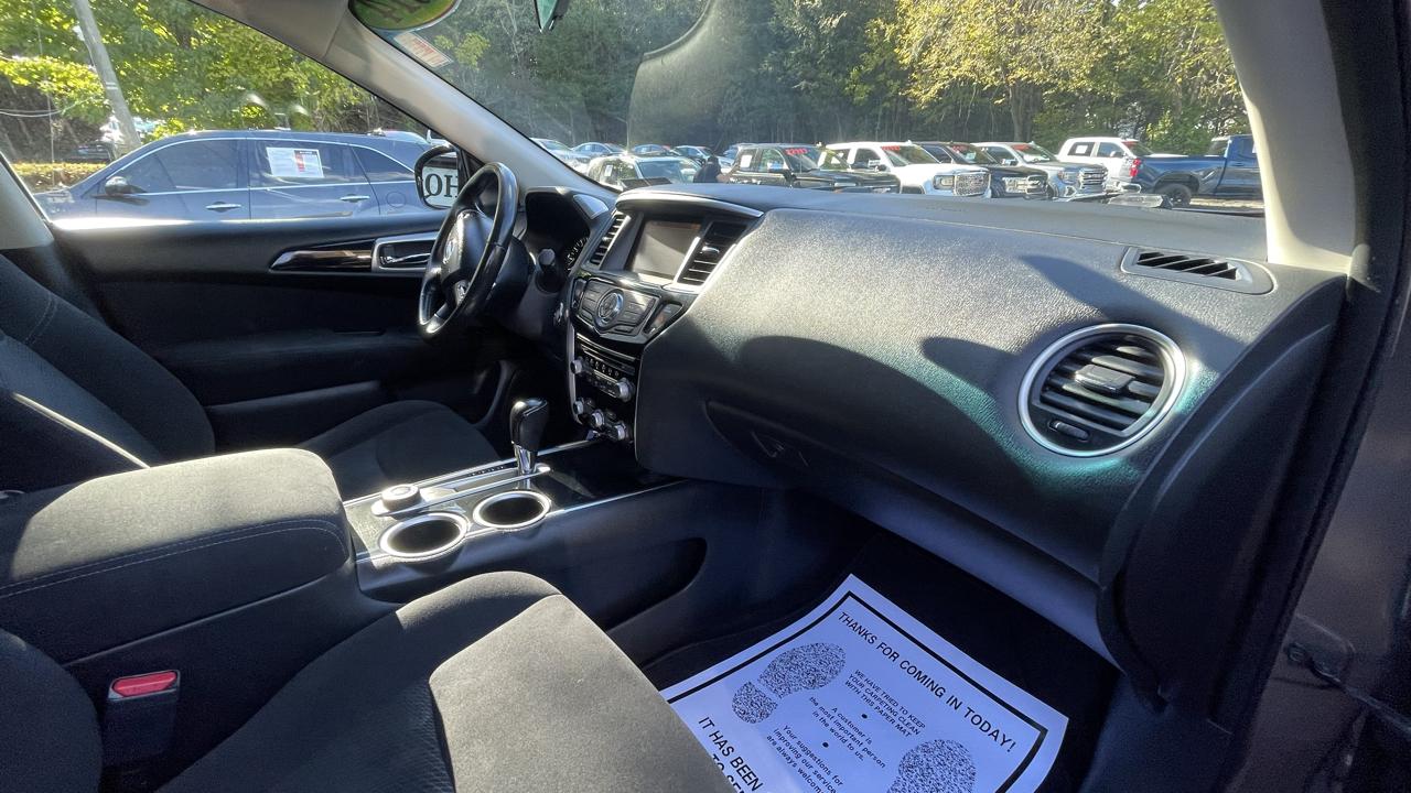 Nissan Pathfinder SV 4WD 2014