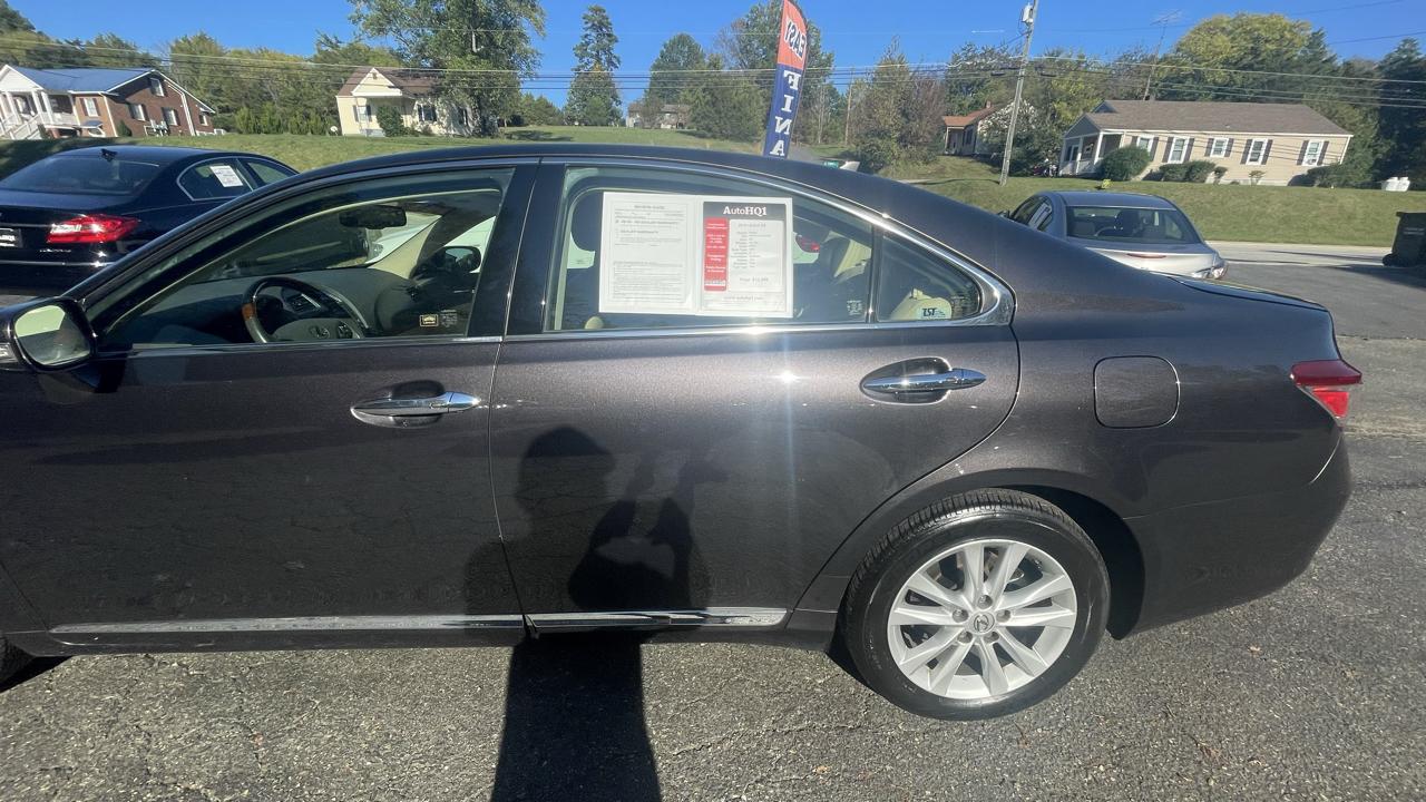 Lexus ES 350 Sedan 2010
