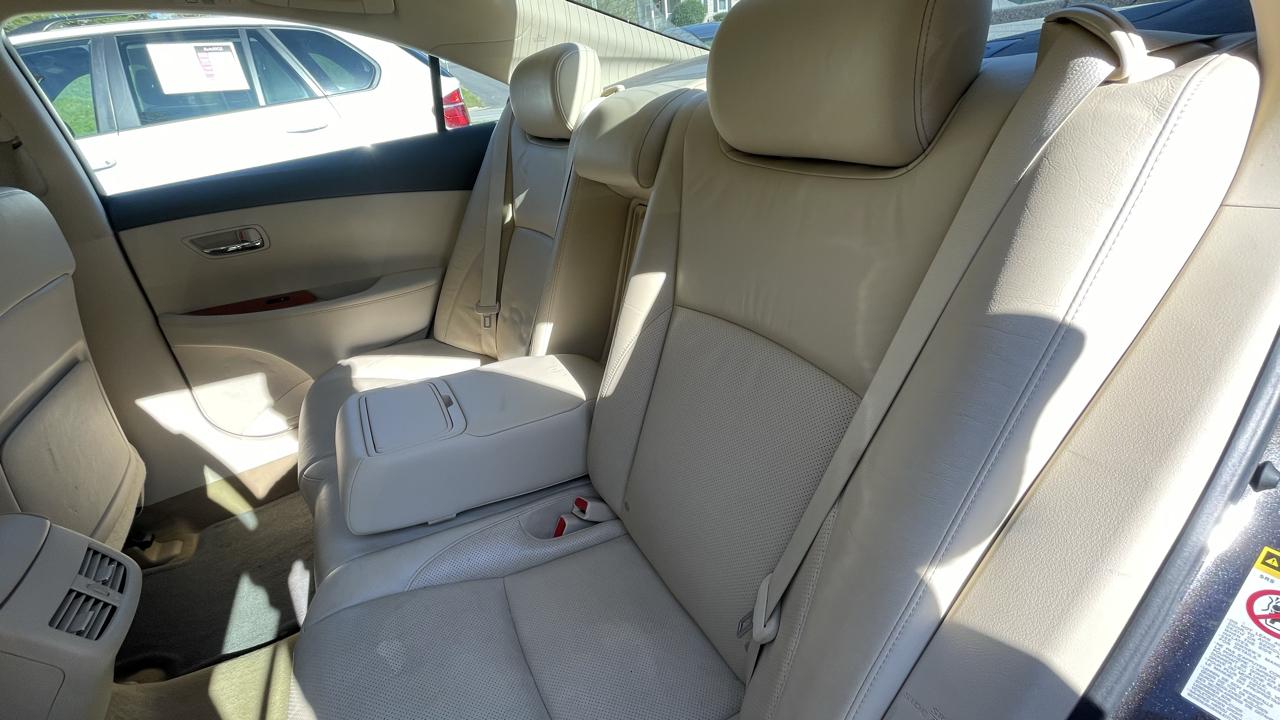 Lexus ES 350 Sedan 2010