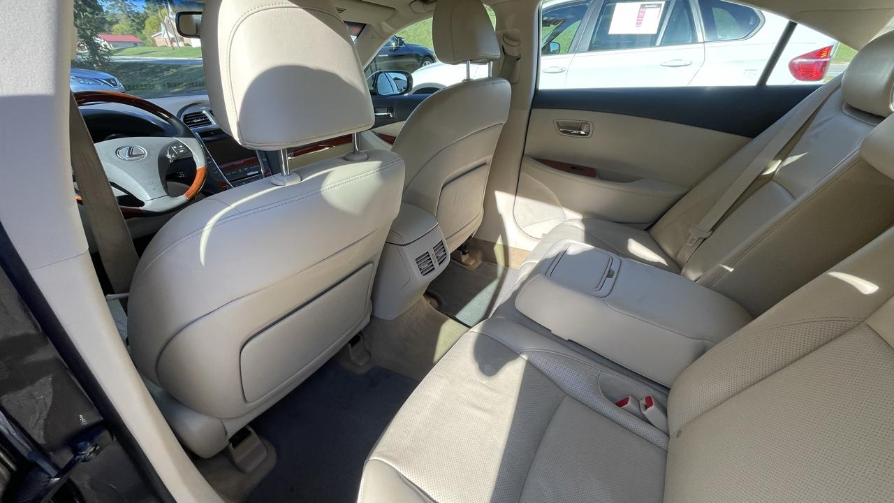 Lexus ES 350 Sedan 2010