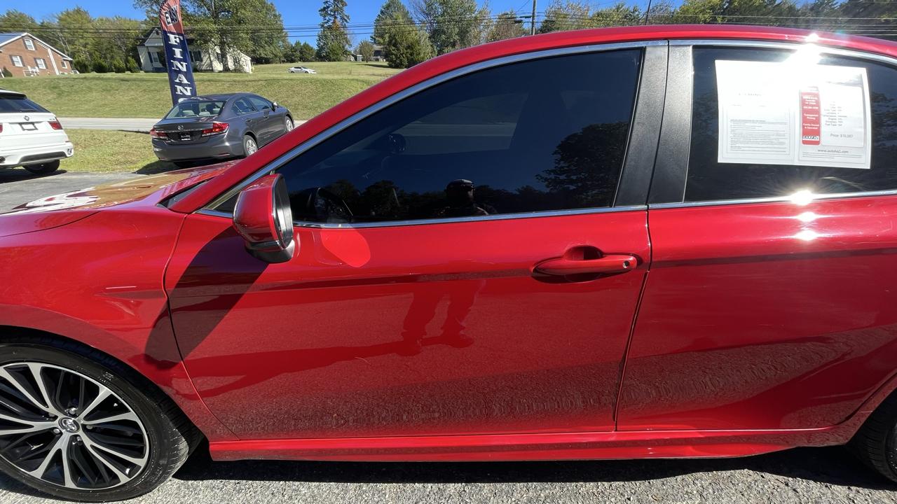 Toyota Camry SE 2019