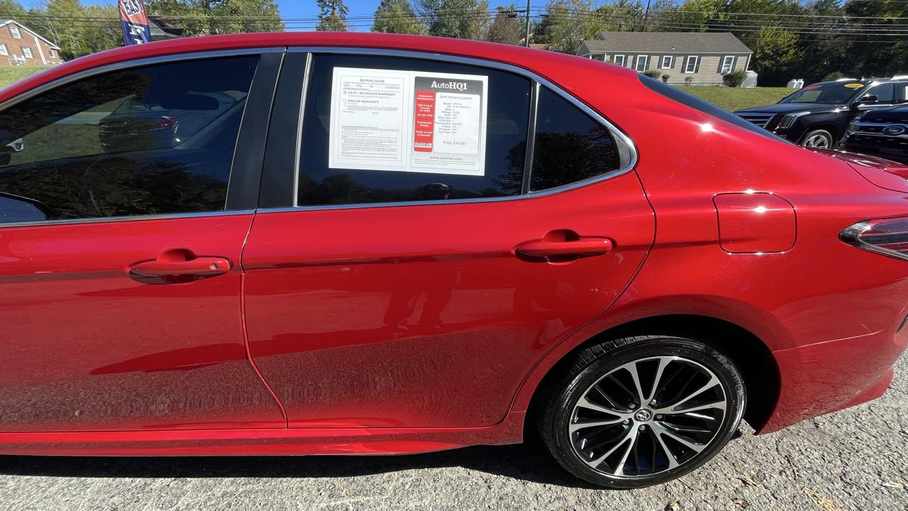 Toyota Camry SE 2019
