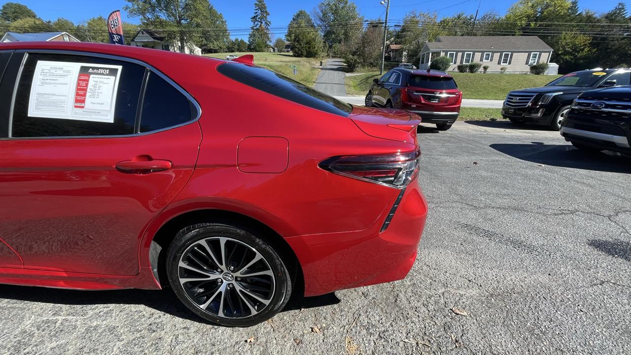 Toyota Camry SE 2019