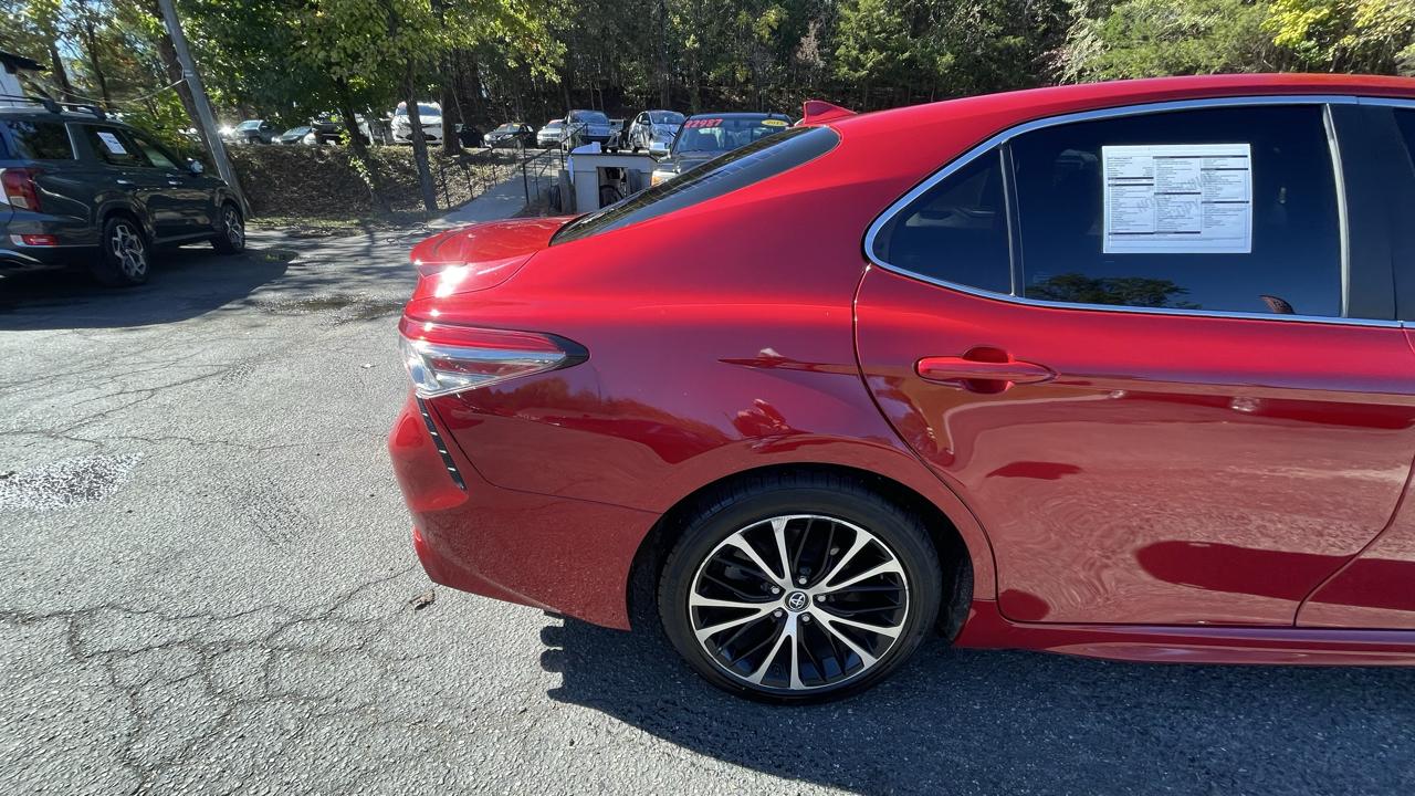 Toyota Camry SE 2019