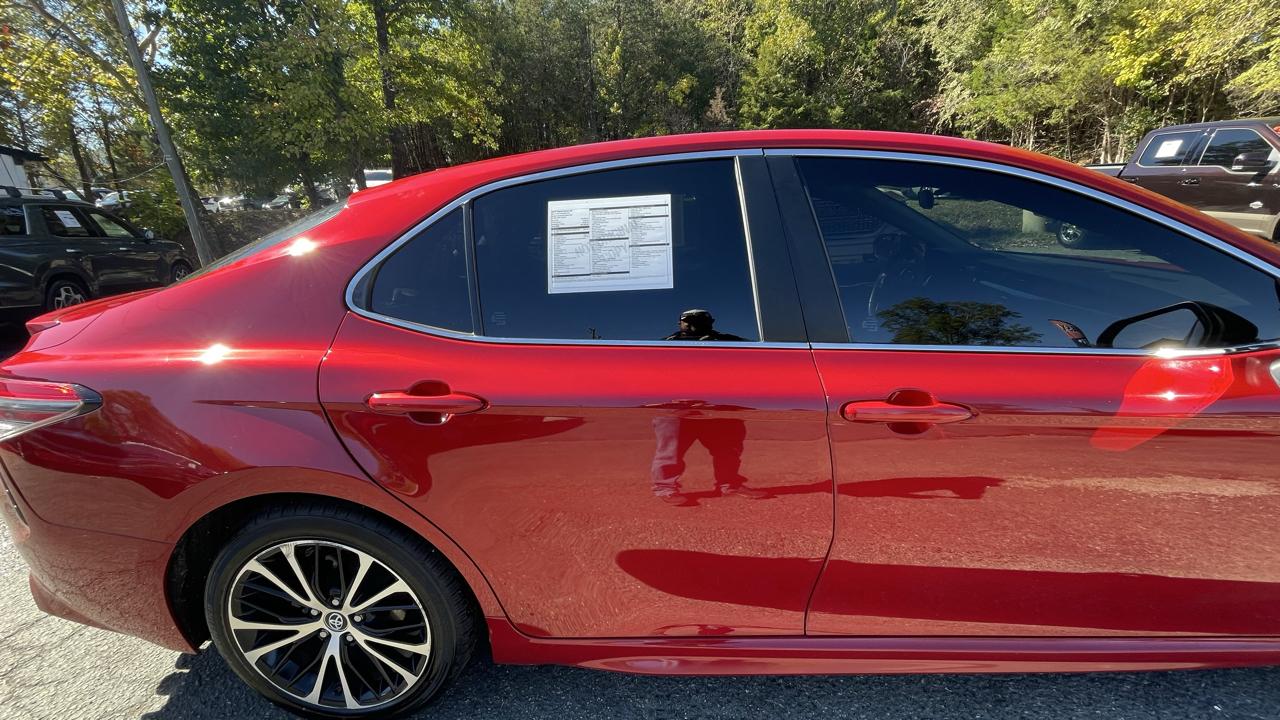 Toyota Camry SE 2019