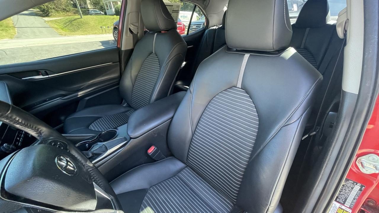 Toyota Camry SE 2019