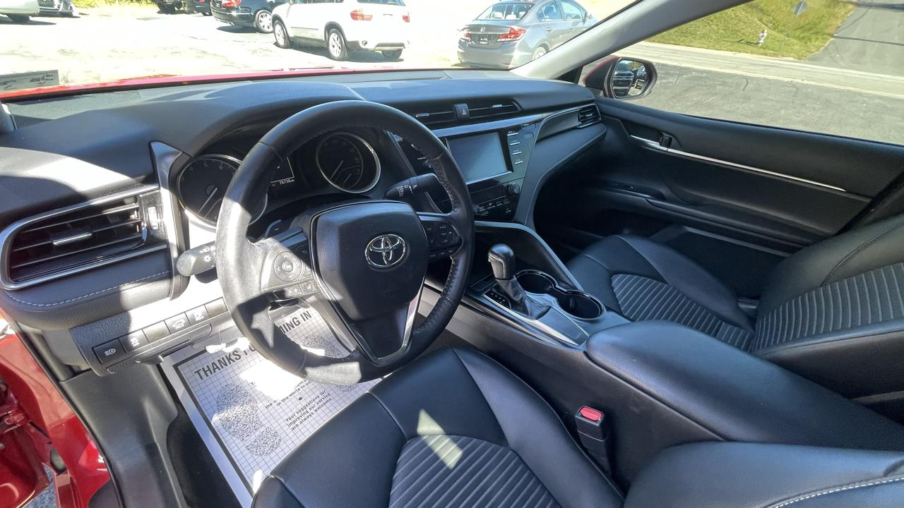 Toyota Camry SE 2019