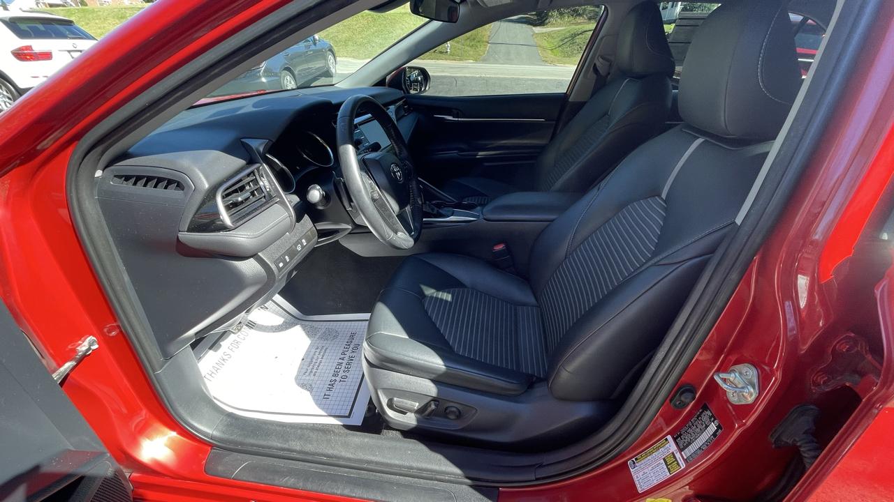 Toyota Camry SE 2019