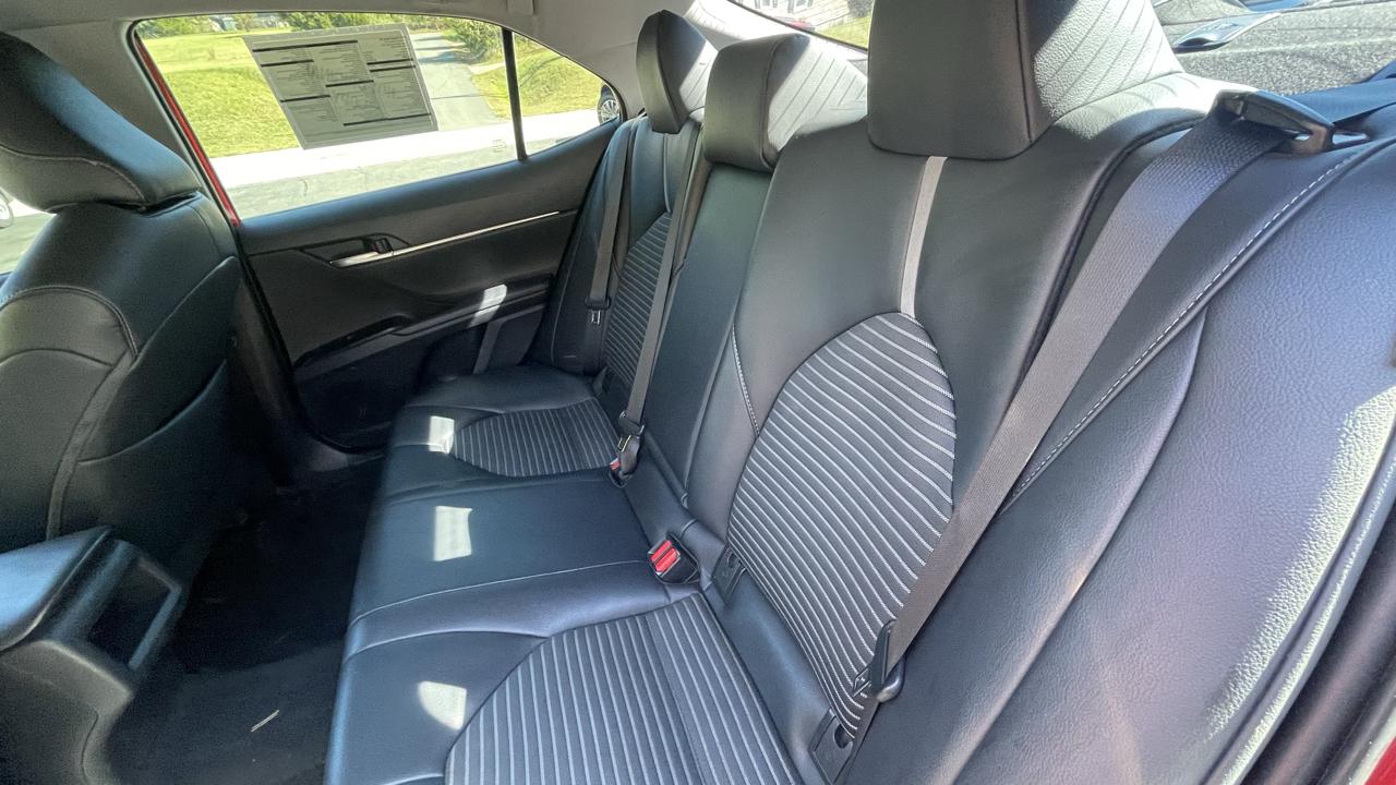 Toyota Camry SE 2019