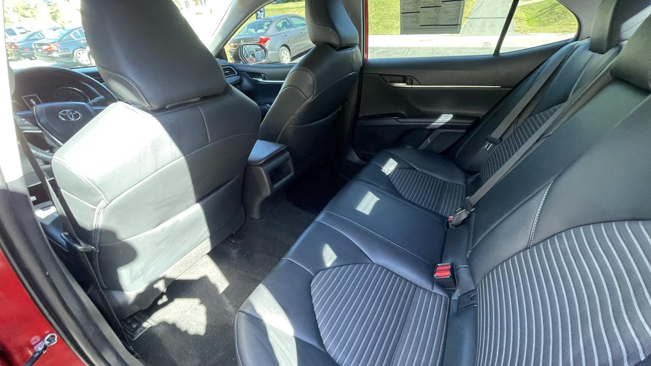 Toyota Camry SE 2019